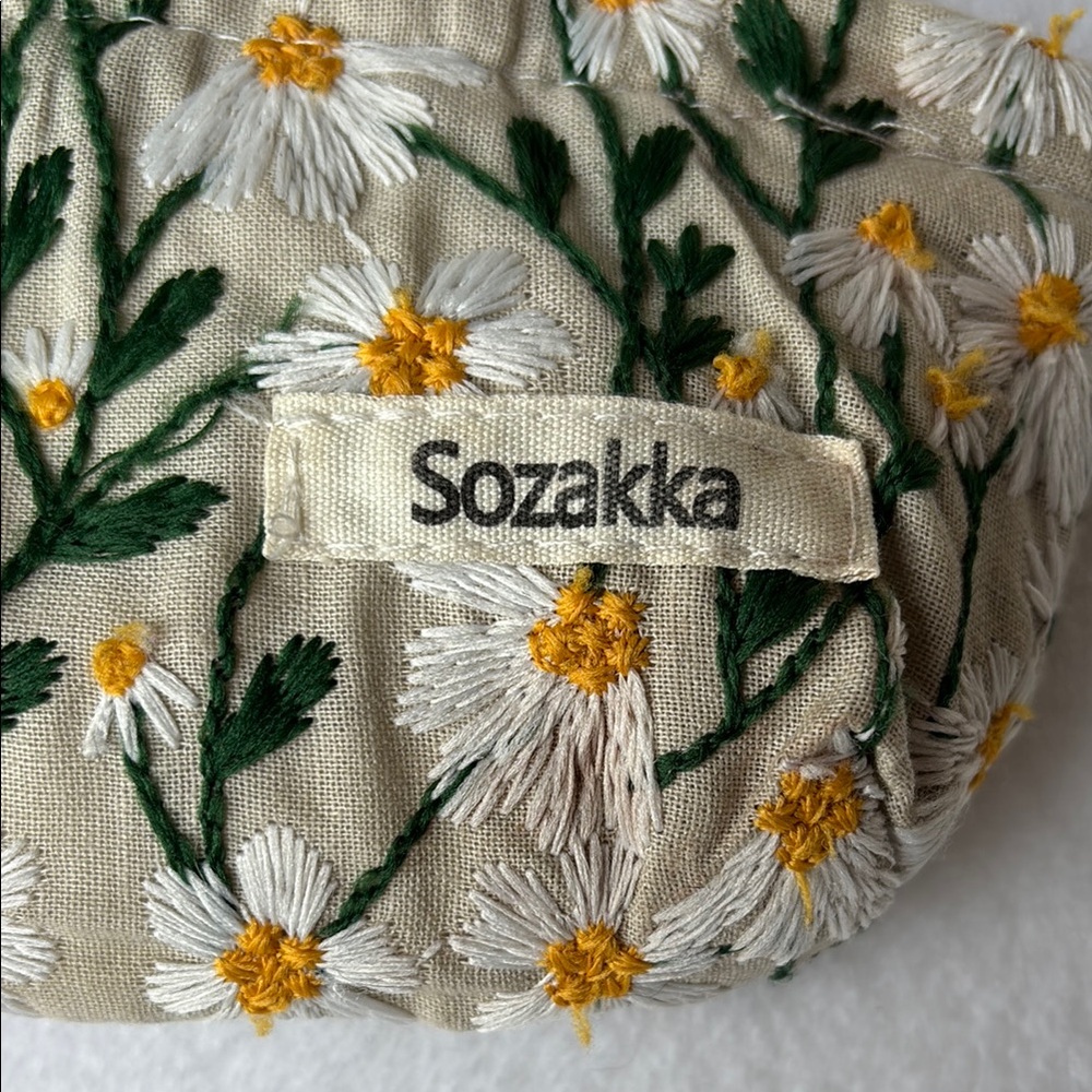 Sozakka Floral Embroidered Pouch - Picture 2 of 8